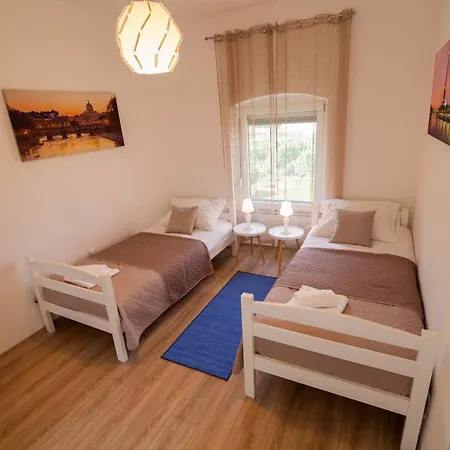 Spacious House Stefi With Grill Nyaraló Póla