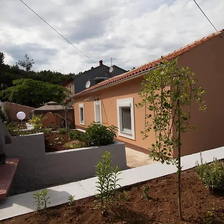 Nyaraló Spacious House Stefi With Grill *
