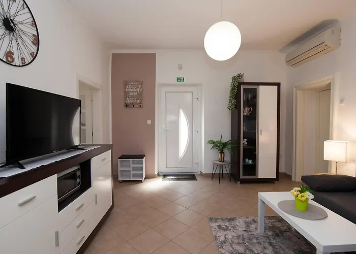 Spacious House Stefi With Grill Nyaraló