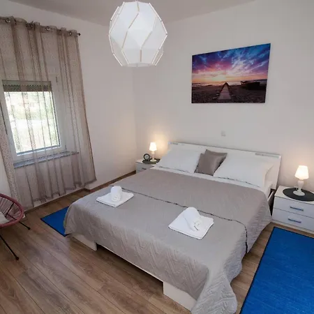 Spacious House Stefi With Grill Feriehus *