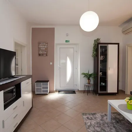 Spacious House Stefi With Grill Feriehus