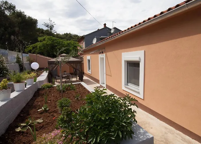 Σπίτι διακοπών Spacious House Stefi With Grill *